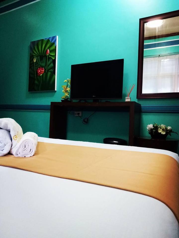 Villa Jhoana Resort Angono Room photo